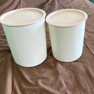 2 vintage one-touch Tupperware White Round Containers with blush Lids